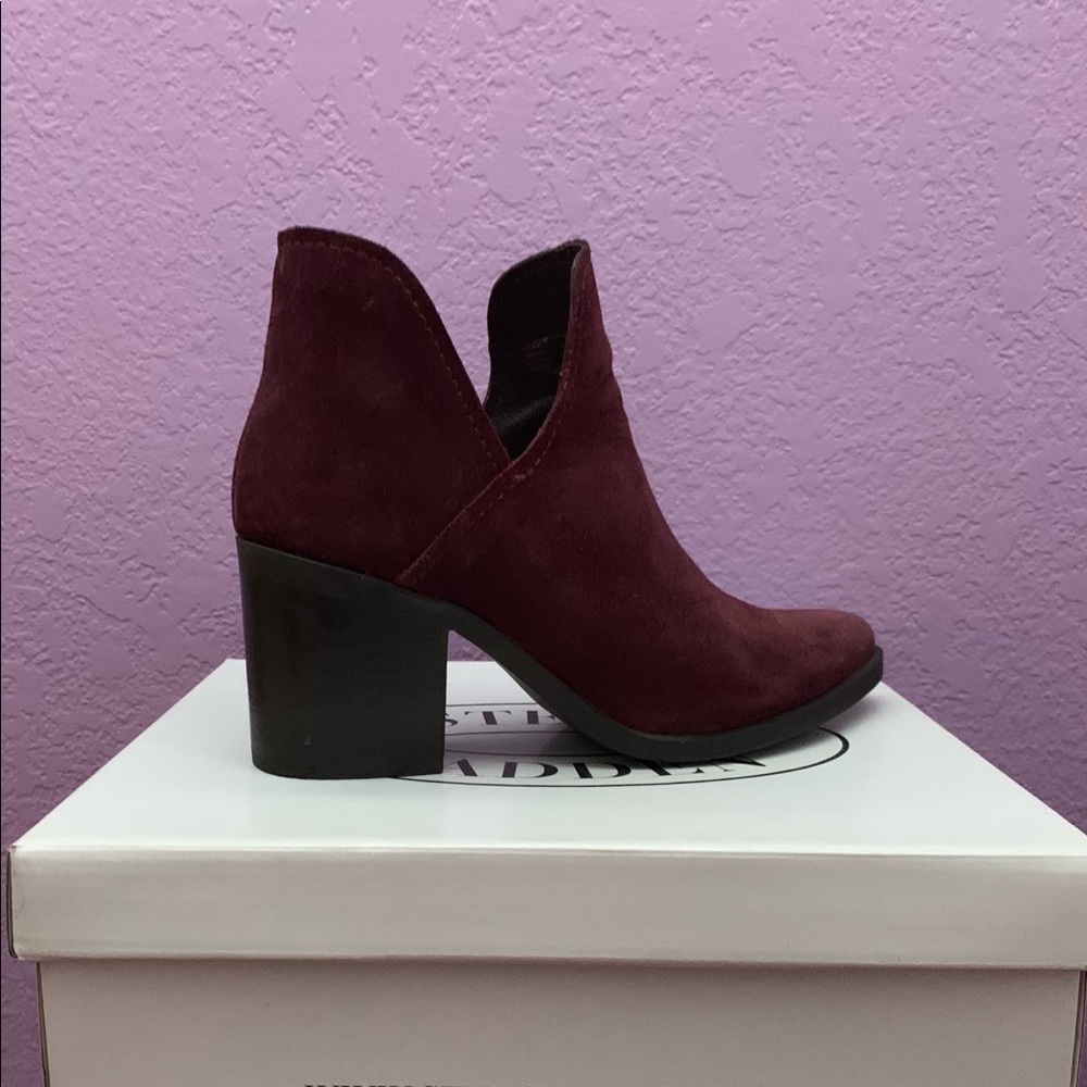 Steve Madden Prezzie Suede Ankle Boot